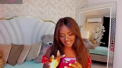 Snapshot of isabellabroms21 chatting on 10/10/25, 10:09    v online show from 10/10/25, 10:09