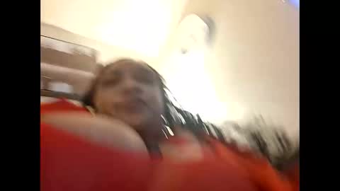 Isabella online show from 10/16/25, 11:44