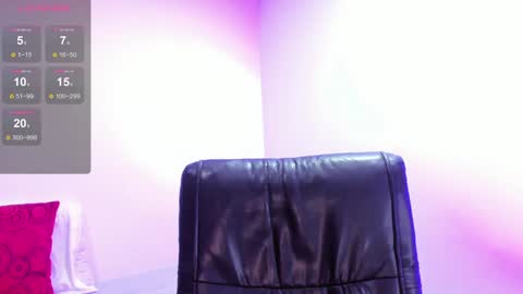 Snapshot of isabellagh1 chatting on 02/06/25, 06:24 Instagram soybella01 online show from 02/06/25, 06:24