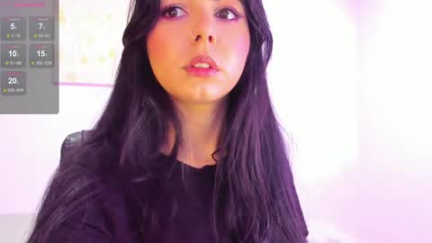 Snapshot of isabellagh1 chatting on 02/28/25, 05:59 Instagram soybella01 online show from 02/28/25, 05:59