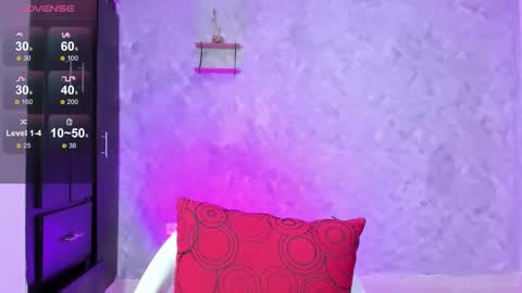 Snapshot of isabellagh1 chatting on 10/16/25, 07:37 Instagram soybella01 online show from 10/16/25, 07:37