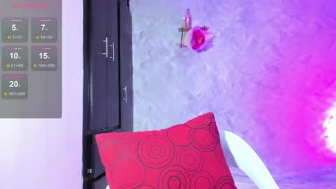 Instagram soybella01  online show from 07/12/26, 07:27