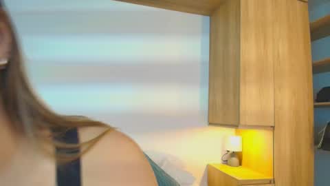 Isabella  online show from 12/01/25, 02:00