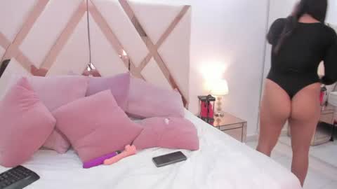 Snapshot of isabellaivyy chatting on 06/25/26, 04:34 Isabella online show from 06/25/26, 04:34