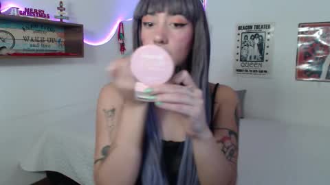Snapshot of isabellakoff chatting on 11/29/25, 12:19 Tati - online show from 11/29/25, 12:19