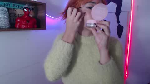 Snapshot of isabellakoff chatting on 12/17/25, 12:22 Tati - online show from 12/17/25, 12:22