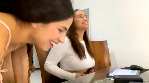 Snapshot of isabellakoffs chatting on 01/03/25, 02:32 Isabella.. back again online show from 01/03/25, 02:32