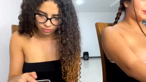 Snapshot of isabellakoffs chatting on 01/26/25, 03:59 Isabella.. back again online show from 01/26/25, 03:59