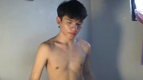 Snapshot of isabellaluvsdaddy chatting on 05/02/26, 02:27 Isabella online show from 05/02/26, 02:27