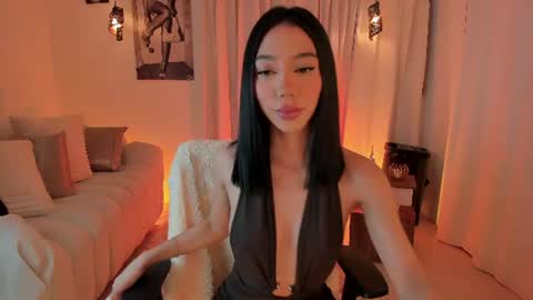 Snapshot of isabellalux_ chatting on 06/22/26, 04:15 ISABELLA online show from 06/22/26, 04:15
