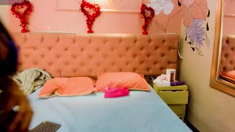 IsabellaLuxe online show from 09/19/25, 01:01