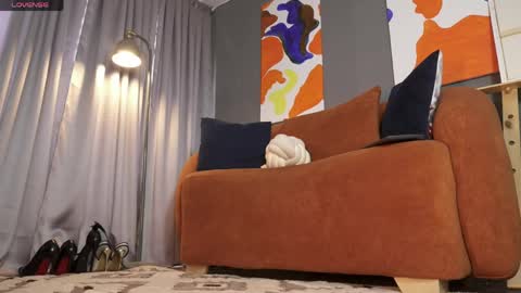 Help me with your follow independent model isabela online show from 06/02/26, 07:27