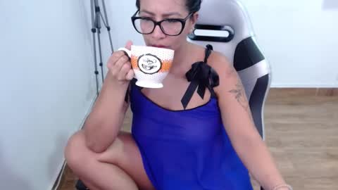 Snapshot of isabellaobregon2 chatting on 03/20/26, 08:57 Isa online show from 03/20/26, 08:57