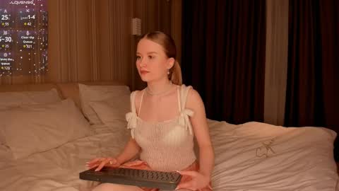 Bella online show from 02/09/25, 03:45