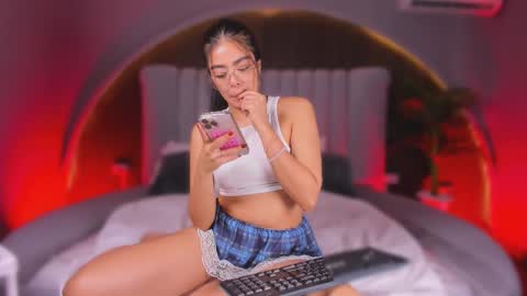 Snapshot of isabellax21 chatting on 02/10/26, 04:16 Isa online show from 02/10/26, 04:16