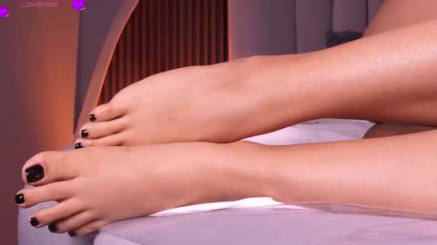 Snapshot of isabellax21 chatting on 03/27/26, 08:26 Isa online show from 03/27/26, 08:26