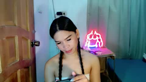 Snapshot of isabelle_amore chatting on 06/27/26, 12:59 Ysa online show from 06/27/26, 12:59