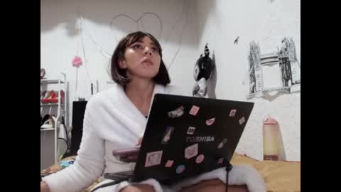Snapshot of isabelle_sara chatting on 04/15/26, 04:19 isabelle_sara online show from 04/15/26, 04:19