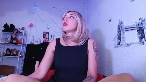 Snapshot of isabelle_sara chatting on 06/08/26, 01:28 isabelle_sara online show from 06/08/26, 01:28