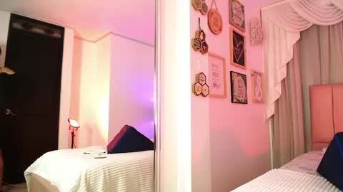 Isabelle Daza online show from 12/05/25, 12:03