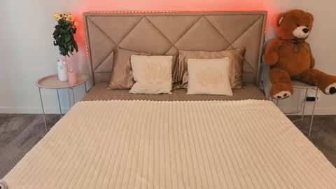 Isabelle online show from 03/21/26, 01:37