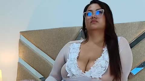 IsabellMendez online show from 03/05/25, 10:21