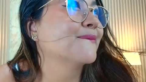 Snapshot of isabellmendez_ chatting on 06/19/26, 08:12 IsabellMendez online show from 06/19/26, 08:12