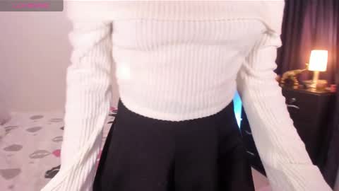 Snapshot of isabelprietoo chatting on 01/04/25, 03:07 Isa online show from 01/04/25, 03:07