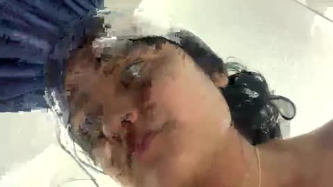 Snapshot of isabelprietoo chatting on 03/06/25, 02:09 Isa online show from 03/06/25, 02:09