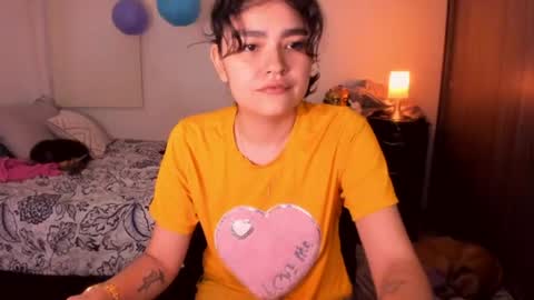 Snapshot of isabelprietoo chatting on 07/04/26, 01:34 Isa online show from 07/04/26, 01:34