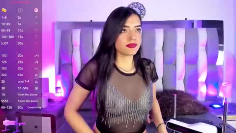 Snapshot of isadiazz chatting on 10/26/25, 04:40 Isa online show from 10/26/25, 04:40