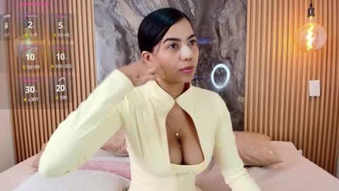 ISADORA online show from 10/11/25, 04:49