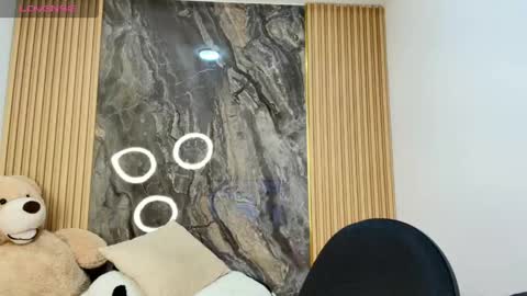 ISADORA online show from 04/18/26, 11:47