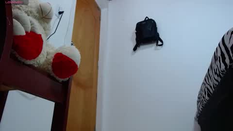 isadora online show from 11/15/25, 06:59