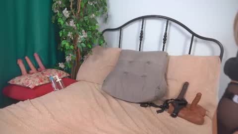 Snapshot of isadoradunkan chatting on 07/17/26, 08:14 isadoradunkan online show from 07/17/26, 08:14