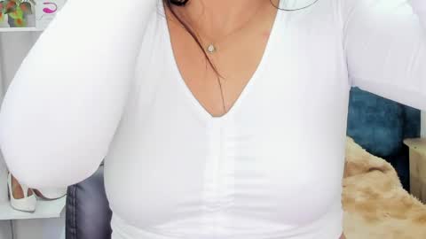 Snapshot of isadoravex chatting on 05/22/26, 02:19 Isabel online show from 05/22/26, 02:19