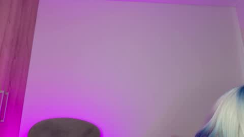 Isabella Hilton online show from 02/14/26, 05:10