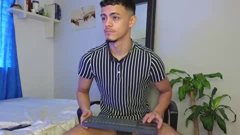 isais hunt online show from 12/03/24, 03:11