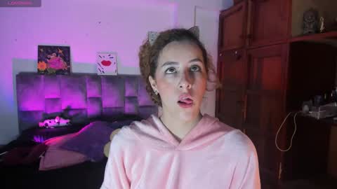 Isabela  online show from 10/06/25, 06:11