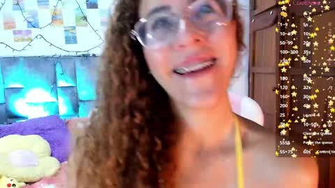 Snapshot of isangel_ chatting on 05/28/26, 10:56 Isabela online show from 05/28/26, 10:56