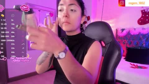 Snapshot of isarogers_dl chatting on 11/28/25, 10:45 isabel online show from 11/28/25, 10:45