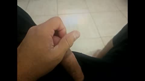 Snapshot of iscrewinutibolt chatting on 01/10/25, 11:22 Carlos online show from 01/10/25, 11:22