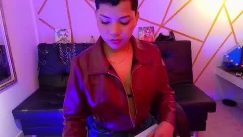 isabela online show from 09/29/25, 04:17