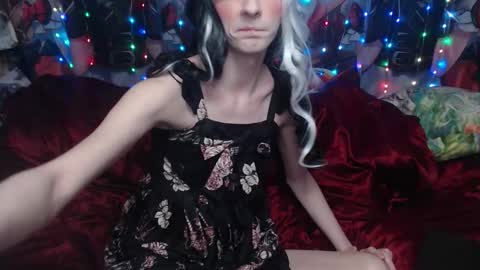 Sele online show from 12/21/25, 11:01