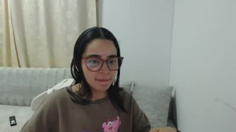 Snapshot of isemma chatting on 03/22/26, 01:53 Emma online show from 03/22/26, 01:53