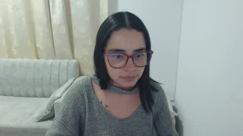 Snapshot of isemma chatting on 04/18/26, 03:32 Emma online show from 04/18/26, 03:32