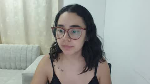Snapshot of isemma chatting on 05/10/26, 03:44 Emma online show from 05/10/26, 03:44