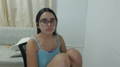 Snapshot of isemma chatting on 05/14/26, 03:57 Emma online show from 05/14/26, 03:57