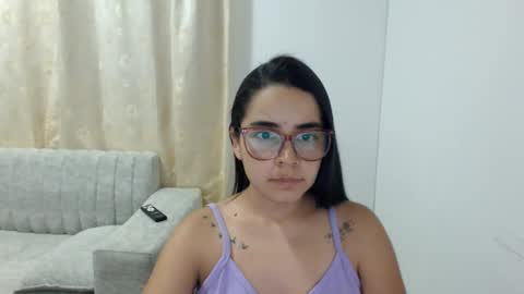 Snapshot of isemma chatting on 05/21/26, 03:46 Emma online show from 05/21/26, 03:46