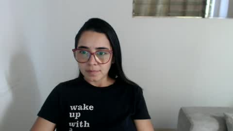 Snapshot of isemma chatting on 06/12/26, 02:38 Emma online show from 06/12/26, 02:38